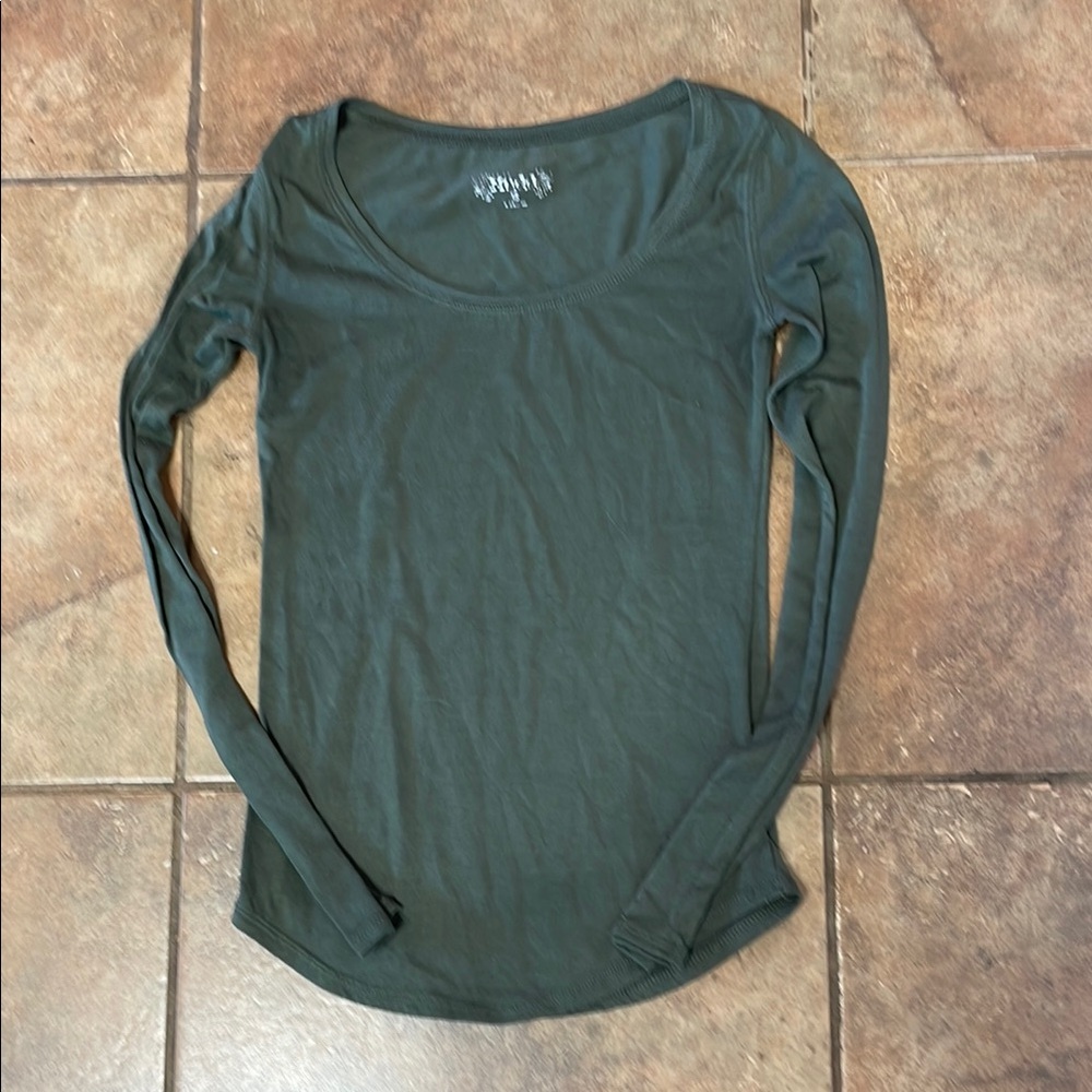 Mudd Green Fitted Long Sleeve Tee